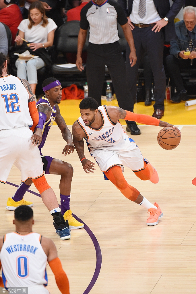 陷入丑闻 陷入丑闻