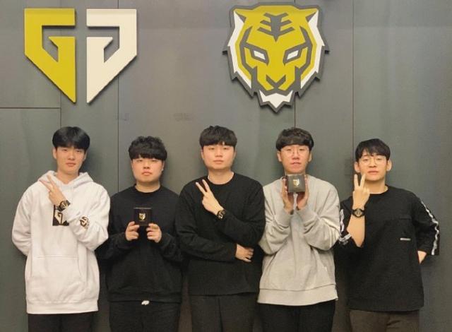 某种经纪人 某种经纪人